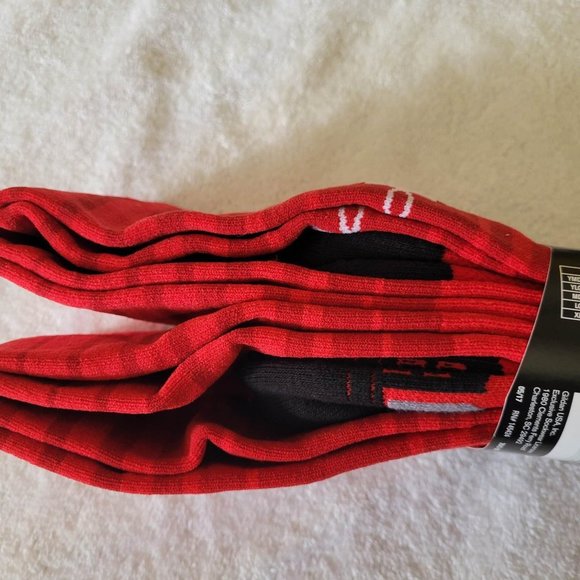 540 Under Armour	2 prs of Performance over the calf socks - Picture 4 of 7